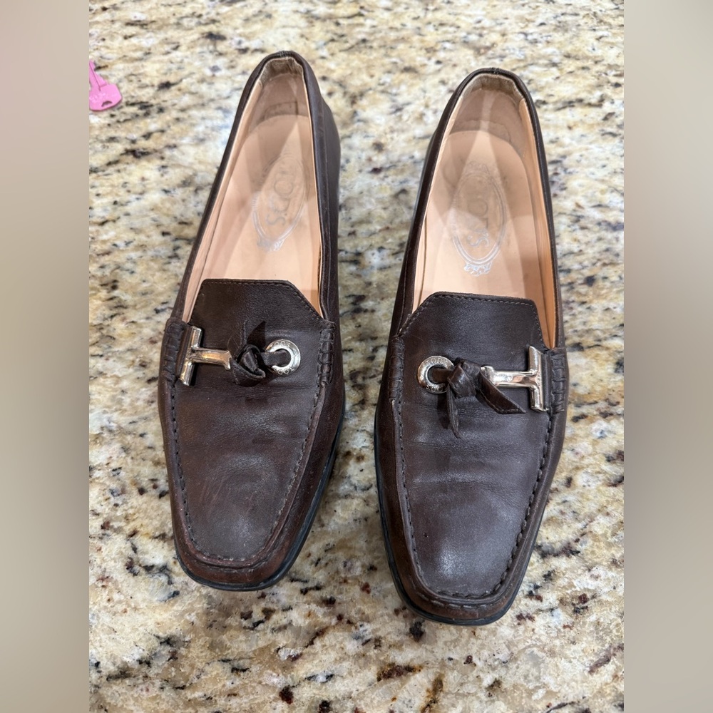 TOD’S women’s driving loafers  37.5 (7.5)